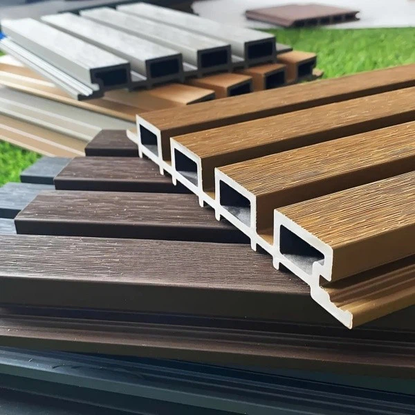 Wood Grain Mildew-proof And Moisture-proof WPC Clading